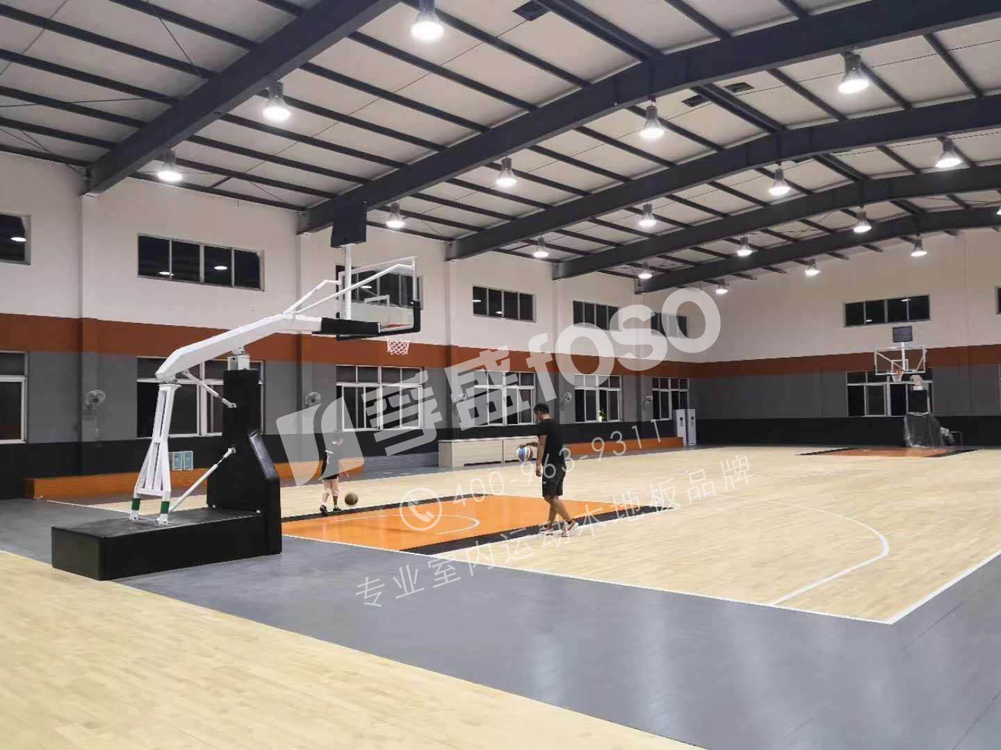 河南理工大新校区篮球馆运动木地板施工完成