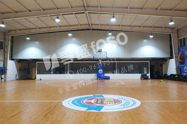 济宁青莲文体教育中心篮球馆运动木地板铺设完成(图3)